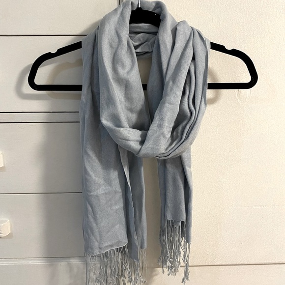 🎉5/$30 - Light blue vintage scarf 💎 - Picture 1 of 3